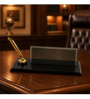 Kişiye Özel Siyah Dekoratif Masaüstü İsimlik & Gold Tek Kalemli Vıp Hediye