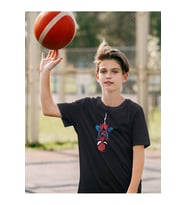 Ağdan Sarkan Örümcek Adam Baskılı Unisex Örümcek Adam Film Çocuk Tişört (1-12 Yaş)