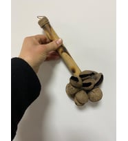 Doğal Ahşap Sarkaçlı Marakas (Koyu Kahverengi - Kum Rengi)