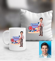 Kişiye Özel Karikatürlü İngilizce Öğretmeni Kupa ve Yastık Hediye Seti Erkek İngilizce Öğretmenine Öğretmenler Günü Hediyesi (Beyaz)