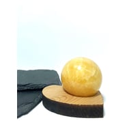 Doğal Kalsit Taş Küre 50 mm, 165-175 gr, Şık ve Enerji Dolu Dekorasyon