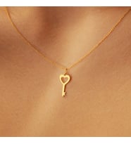Kişiye Özel 925 Ayar Gümüş Kalp Detaylı Minimal Anahtar Kolye (Gold)