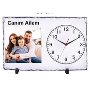 Kişiye Özel Fotoğraflı Doğal Taş Masa Saati 25x38 cm – Aile Temalı Dekoratif Saat