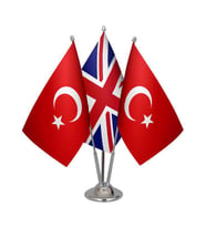 Masa Üstü İngiltere Bayrağı Türk Bayrağı Üçlü Krom Direk Masa Bayrak Seti