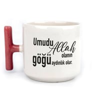 Umudu Allah Olanın Göğü Aydınlık Olur Baskılı Kırmızı Kulplu T Kupa
