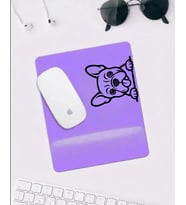 Sevimli Köpek Desenli Mousepad – Mor Zemin Kaymaz Tabanlı Mouse Pad