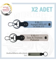 Motorcu Tarzına Özel, İsim Plaka ve B Rh (-) Kan Grubu Yazılı Hediyelik x2 Anahtarlık, Pudra-Mavi-Gr (Çok Renkli)