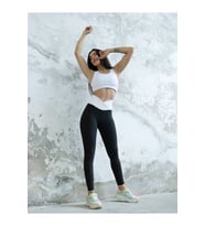 Beli Beyaz , Siyah Çapraz Bel Tasarımlı Spor Tayt