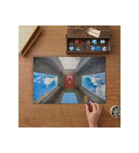 Çanakkale Şehitlik Anıtı - Türk Bayrağı Tasarımı 240 parça Ahşap Puzzle Ahşap Kutuda MP07118
