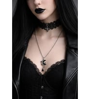 Gotik Ay Figürlü Siyah Detaylı Gümüş Renk Unisex Kolye