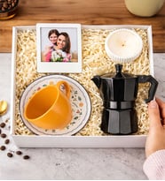 Kadınlara Özel Fotoğraflı Çerçeve Mum Moka Pot Ve Fincan Seti