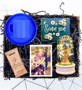 Kişiye Özel Fotoğraflı Set & Renkli Kahve Fincanı & Işıklı Şans Melekli Fanus HA1 (Mavi)