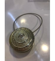 NİVEMESHOME ELEGANT YUVARLAK TAŞLI GOLD PERDE TOKASI
