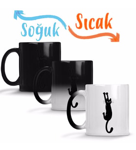 Yaramaz Kedi Black Cat Holding Sihirli Kupa Bardak Porselen