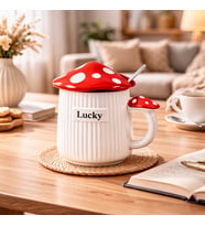 500ml Lucky Mantar Tasarımlı Kapaklı Seramik Kupa – Kaşıklı Mavi Dekoratif Kahve Kupası (Ebru Kırmızı)