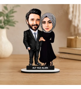 Kişiye Özel Fotoğraflı 2 Kişilik Tesettürlü Çift Karikatürlü 18 cm MDF Masaüstü Biblo - Sevgiliye ve Eşe Hediye Çiftlere Özel Hediye
