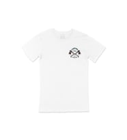 Wild Adventure Cep Logo Tasarımlı Beyaz Tişört