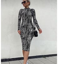 Kadın Zebra Desen Süet Kumaş Fırsat ürün Midi Boy Elbise (Siyah - Beyaz)