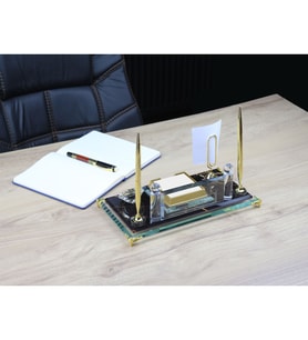 Ofis İçin Kristal Masa İsimliği