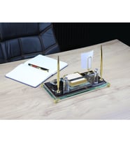 Ofis İçin Kristal Masa İsimliği