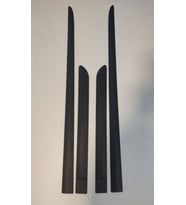 ÜNİVERSAL YAN KAPI ÇITASI KAPI BANDI KAPI KORUMA 4 PARÇA FORUMLU KUM DESEN SİYAH 1.KALİTE ÖN 99CM ARKA 61CM GENİŞLİK 5 CM