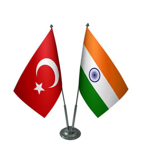 Masa Üstü Hindistan Bayrağı Türk Bayrağı İkili Krom Direk Masa Bayrak Seti