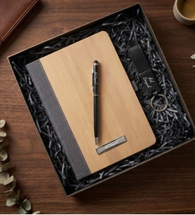 Kişiye Özel Siyah Touchpen & Bambu Defter & Siyah Anahtarlık Hediye Seti