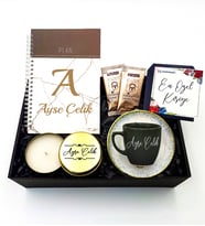 Kişiye Özel Defter & Yeşil Fincan & Gold Metal Kutulu Mum & Türk Kahvesi Hediye Seti