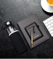 Kişiye Özel Telefon Cepli Gri Defter & Özel Kılıflı 500Ml Su Matarası & Siyah Gold Roller Kalem Hediye Seti