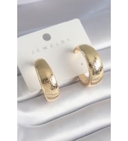 Pirinç Gold Renk İşleme Detay Kadın Küpe