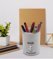 BK Gift Güçlü Kalamıyorum Tasarımlı Beyaz Akrilik Kalemlik - Model 1