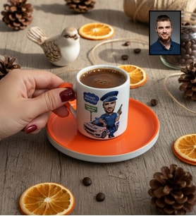 Kişiye Özel Kişiye Özel Karikatürlü Erkek Polis Türk Kahvesi Fincanı Polisler Günü Hediyesi