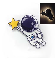 CajuArt Yıldız Astronot Ahşap Işıklı Çocuk Odası Duvar Tablosu (Karışık)