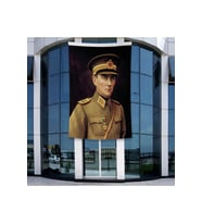 Atatürk Asker Ünüformasıyla Poster Bayrak Raşel Kumal 4x6 metre ATA52
