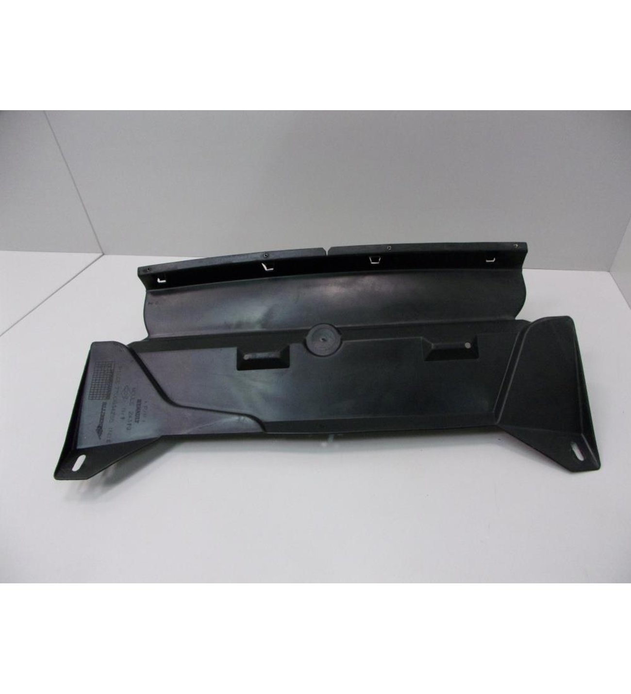 Scenic 1 - Megane 1 Ön Tampon Alt Muhafaza Plastiği 7700834265