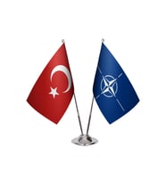 Nato İkili  Masa Bayrağı