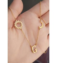 925 Ayar Gümüş 24 Ayar Altın Kaplama Ay Ve Güneş Figürlü Harf Kolye