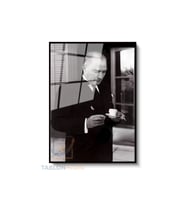 Dikey Çerçeveli Cam Ataturk Fincan Tutarken Modern Ev Dekoru Duvar Sanatı Ev Ofis Tablosu (Siyah)