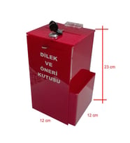 kırmızı masa ve duvar tip dilek öneri kutusu