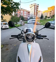 MOTOCAM Rks Neon 125 Ön Cam 2023-2026 Model 44cm Şeffaf Renkli 4mm APARATSIZ