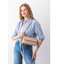 Just Polo Kadın Zoya Model Yumuşak Deri Görünümlü Omuz Çantası Ve Çapraz Askılı Baget Çanta