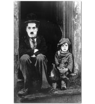 Ahşap Tablo Charlie Chaplin Ve Çocuk Sahne (35x50 Cm Boyut)