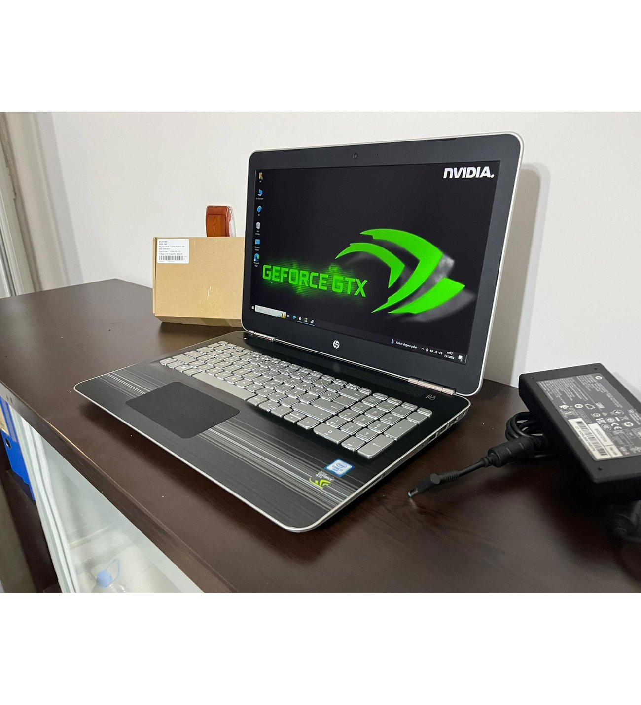 HP 15-BC017NT i7 6700HQ 8GB RAM 128GB SSD GTX 960M DDR5 Işıklı