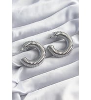 Pirinç Gümüş Renk İşleme Halka Model Kadın Küpe 5886 - HPSBYI3486-5502