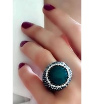 Kök zümrüt taşlı swarovski taş detaylı gümüş tasarım yüzük