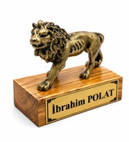 Kişiye Özel İsim Yazılı Aslan Heykeli Ahşap Kaideli Dekoratif Gold Aslan Biblosu Erkek Hediyesi