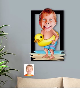 BK Gift Kişiye Özel Tatilci Çocuk Karikatürlü 3D Ahşap Tablo-1