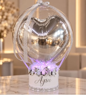 Kişiye Özel İsimli Gümüş Kalp Balonlu Kelebek Çiçek Buketi LED Işıklı Balon Kutusu - Sevgiliye Arkadaşa Hediye