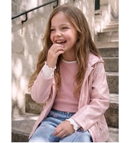 LCW Kids Pembe Parlak Yüzeyli Kapüşonlu Kız Çocuk Yağmurluk