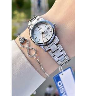 Casio CSISTE60 Gümüş Renk Hediye Paketli Kadın Kol Saati ve Bileklik